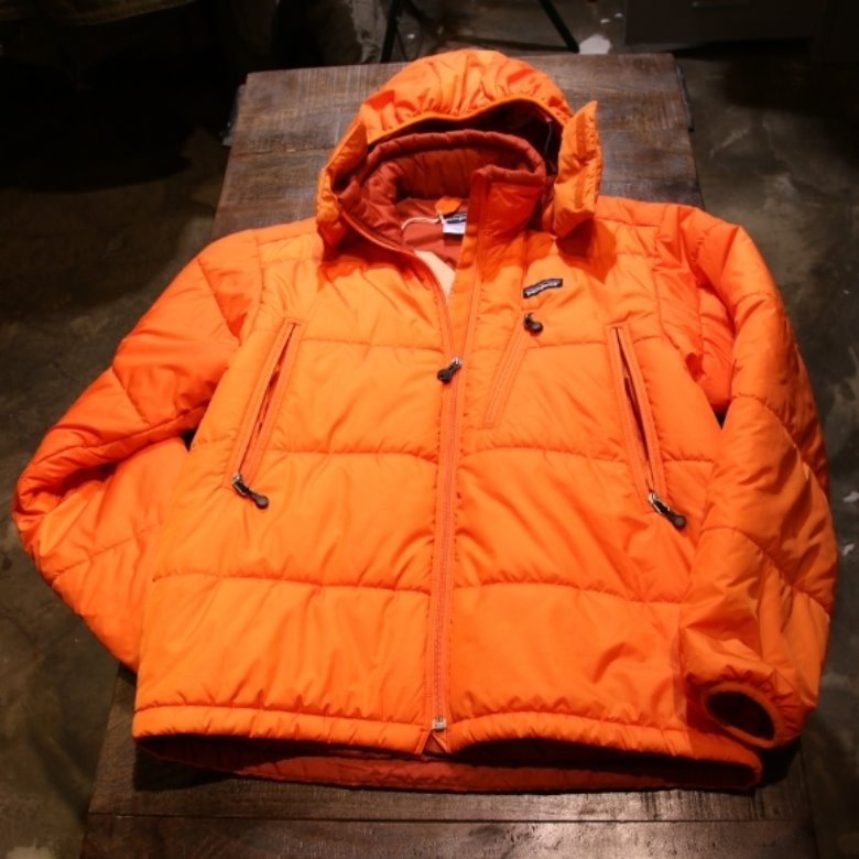 patagonia orange puff jacket (M)